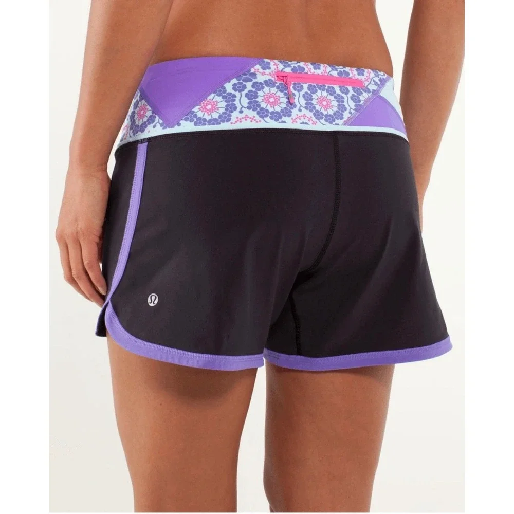 Lululemon Groovy Run shorts in Black Power Purple Flora Run Speed‎ Short Size 6